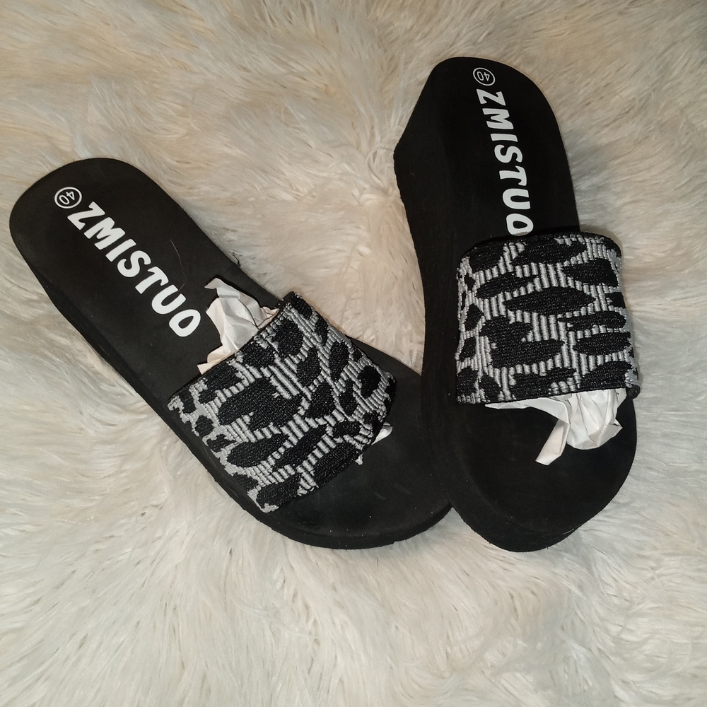 Black & White Slide Sandals for Women NWOT
